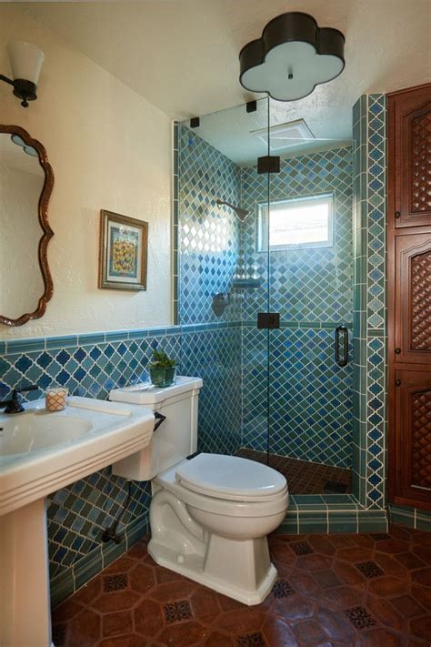 Marokkanische badeeinrichtung für kleines badezimmer mit bogenfenster. Badezimmer Marokkanischer -Marokkanische Fliesen | Kleine ...