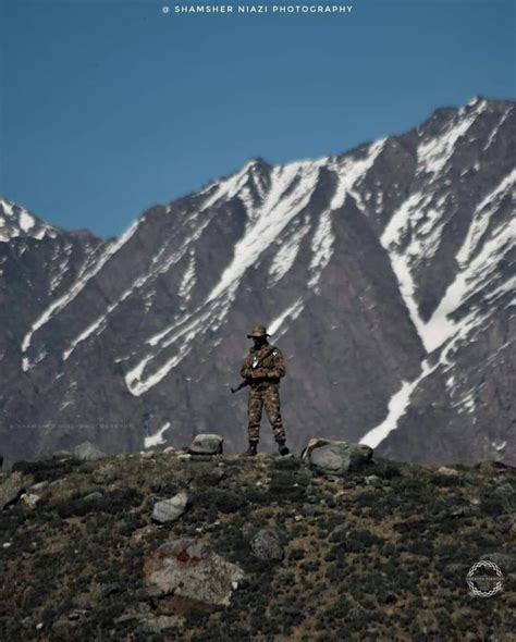 Pakistan Army Soldier Standing At Hamalyas Pakistan Defence Pakistan
