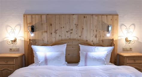 Treat yourself to a relaxing day in our spa heaven above garmisch! 1.2 - FIAKERHOF