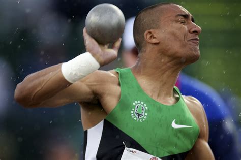 Us Olympic Trials Ashton Eaton Runs A 4670 400 In The Rain To Close