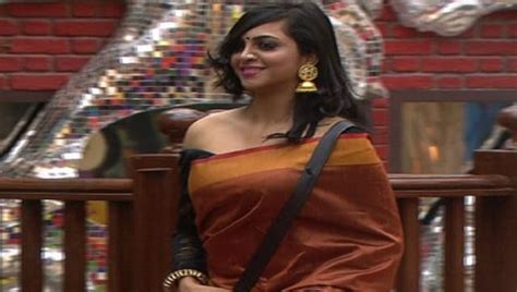 Arrest Warrant Issued Against Bigg Boss 11 Contestant Arshi Khan By