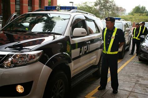 Kini semuanya sungguh mudah, hanya di hujung jari anda. JPJ teruskan operasi lampu strob, HID, nombor plat - Anak ...