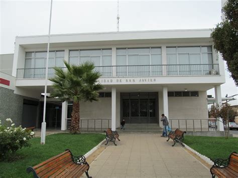 Después de 141 de confinamiento, las autoridades nacionales anunciaron este jueves que las comunas de iquique y alto hospicio, en la región de tarapacá, salen de la cuarentena y avanzan a la etapa. San Javier entra en cuarentena parcial, Longaví y Molina ...
