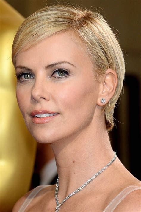 Maybe you would like to learn more about one of these? The 10 Best Beauty Looks from the Oscars | Charlize theron ...