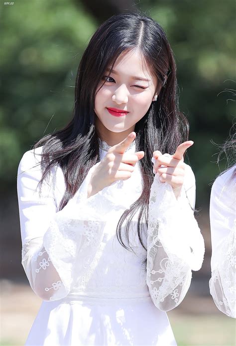 현진 Hyunjin Loona Famosos Chicas Kpop