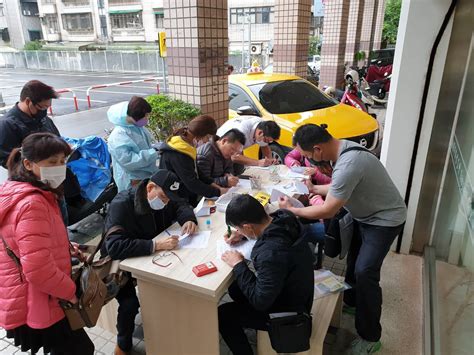 若想要知道自己申請是否成功，該如何查詢？ 之後手頭有現金，可以提前還款嗎？ 另外，大家最在意的「勞工貸款繳不出來」該怎麼辦好？ 2020 疫情10萬勞工紓困貸款額度、還款利率期間與申請資格. 桃園市(聯合)職業工會