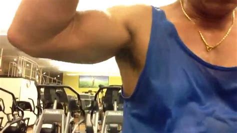 Flexing Bicep 💪 In Gym Youtube
