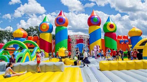 Why Bounce Houses are Among the Best Items to Rent for a Party