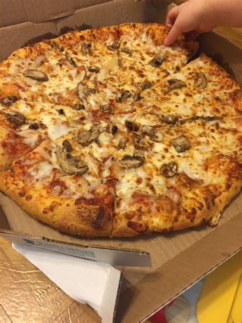 Domino's mushroom pizza Mushroom Pizza, Yummy Food, Delicious, Cheese