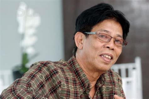 Mangsa disahkan meninggal dunia oleh doktor pada jam 9.20 pagi tadi. Anak AR Badul meningg4l dunia terkena tembaakan - Khalifah ...