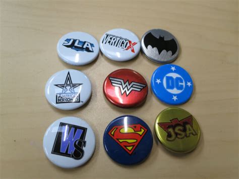 Lot Of 9 Dc Comics Promo Buttons Pins Superman Batman Jla Wonder