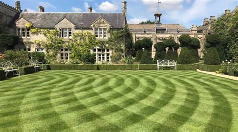 How To Mow Your Lawn 5 Different Patterns Simplify Gardening