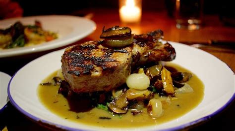 The hulking tomahawk pork chop can. The 11 best pork chops in LA, mapped | Pork, Pork chops, Restaurant recipes