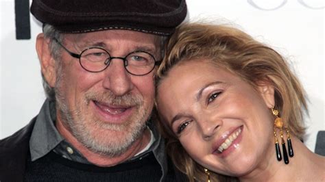Steven Spielberg Contó Detalles De Cómo Intentó Alejar A Drew Barrymore