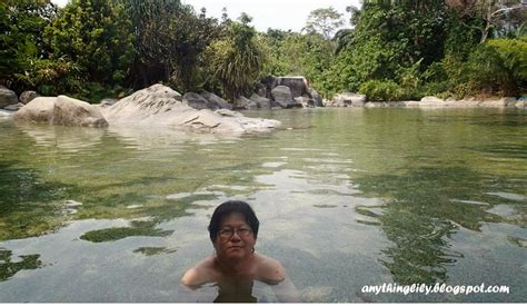 Haitang pool, also named guifei pool. anythinglily: Sungai Klah Hot Springs Park, Sungkai
