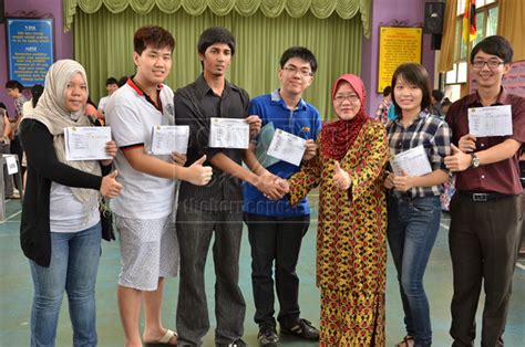 Green treasure point 2020 november 22. SMK Batu Lintang scores 100 pct STPM passes | Borneo Post ...