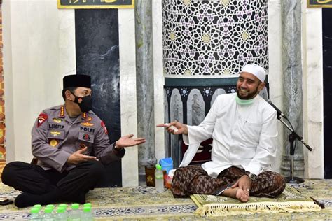 Habib syech bin abdul qodir assegaf. Istri Habib Syech Bin Abdul Qodir Assegaf - Get your team ...