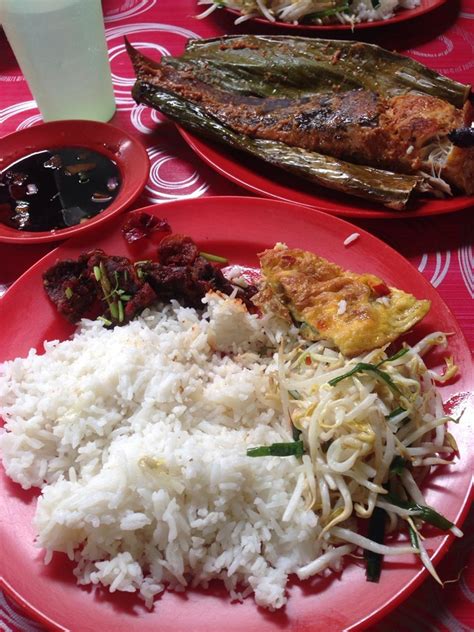 Kalau waktu tengah hari memang sesak kawasan ini. Tempat Makan Sedap Di Malaysia: 7 Restoran Ikan Bakar Di ...