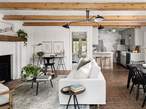 7 Spectacular Surprises Inside Chip And Joanna Gaines New Fixer Upper