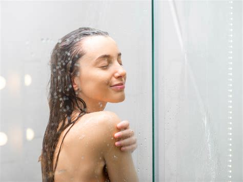 5 Reasons To Take A Cold Shower BB