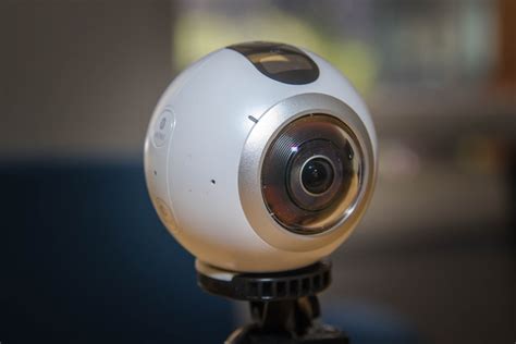 samsung s 350 gear 360 vr camera goes on sale in the u s august 19 venturebeat
