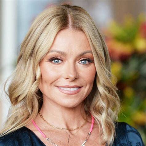 Kelly Ripa Latest News And Photos Hello Page 21