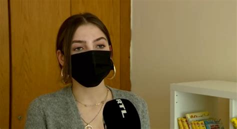 Lehet, hogy nem érzik nagyon betegnek magukat, de fertőzhetnek és kockázatnak tehetnek ki másokat. Egy 16 éves lány nem múló poszt-covid tünetei miatt kért ...