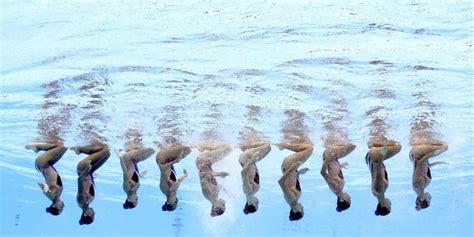 Stunning Photos Of Synchronized Swimmers Taken At The Perfect Time