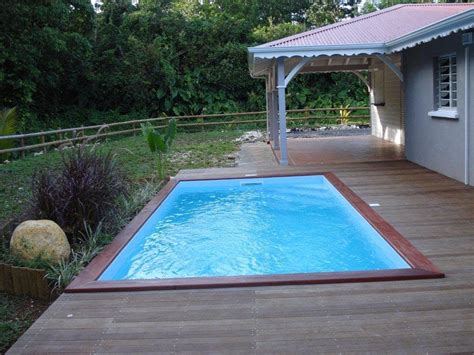 It is also a french noun meaning swimming pool; Piscine Laghetto, fiore all'occhiello del design italiano