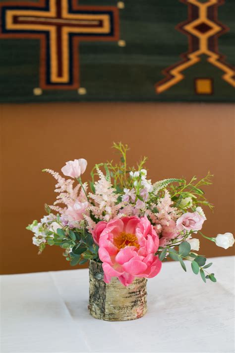 Susan's Flowers & Artisan Boutique + Van Buren Photography | Flowers