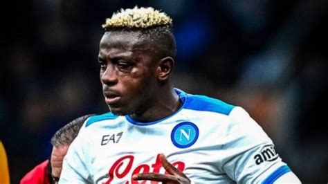 A Jugador Del Napoli Se Le Sali El Ojo Tras Chocar Con Defensor Del Inter La Verdad Noticias