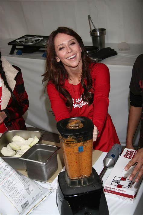 Jennifer Love Hewitt Serves Thanksgiving Dinner At The La Mission