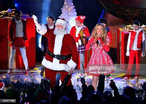 Mariah Carey Santa Photos And Premium High Res Pictures Getty Images