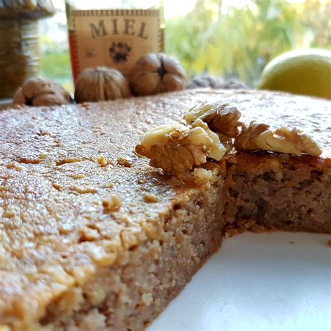 Gâteau aux noix et au miel