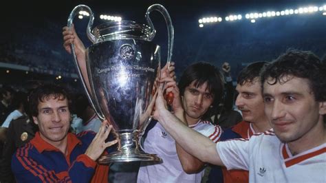 Radu călin cristea, membru cna, a venit cu propunerea de. Steaua 1986: il miracolo compie 30 anni | UEFA Champions ...