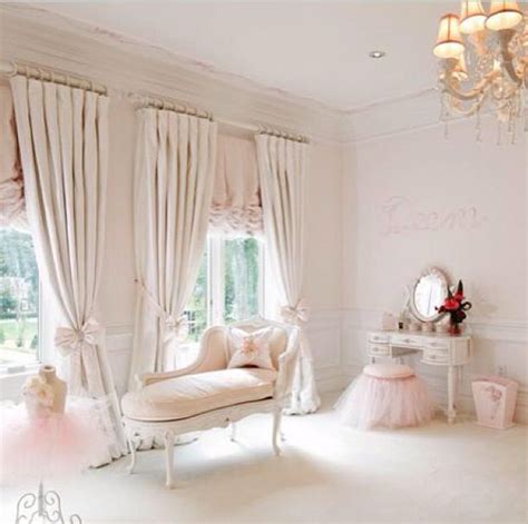 Little girls generally like their bedrooms to be filled with pink, lacy and cute stuffs making a ballerina theme an excellent choice. Ballerina room | Ballerina bedroom, Girls ballerina ...
