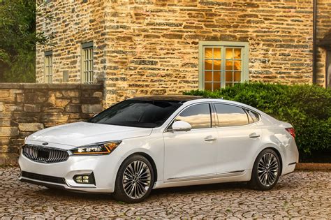 تسلا توقف انتاج السيارة موديل 3. مقارنة بين كيا كادينزا 2019 و تسلا موديل 3 - Egypt Automotive