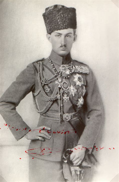 Ömer faruk bostan son dönemin ankara havalarını yorumlayan genç ve yakışıklı isimleri arasında yer alıyor. Ömer Faruk Efendi - Vikipedi