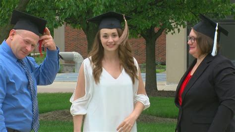 Mom Dad Daughter Will Graduate College Together Indianapolis News Indiana Weather