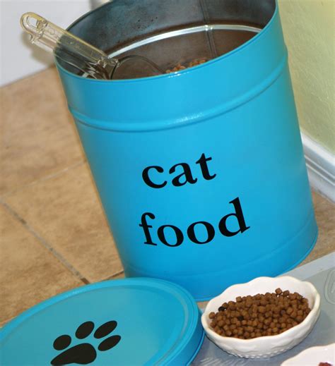 Protein is a vital part of a cat's diet and too little can lead to amino acid deficiencies. Meet Sara and Sammy, My Two Quirky and Lovable Rescue Cats ...