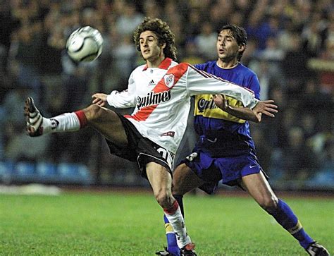 Pablo césar aimar (né le 3 novembre 1979 à río cuarto) est un footballeur international argentin qui possède également la nationalité espagnole. Ex-Valencia-Star Pablo Aimar: Der Magier, zu dem Messi ...