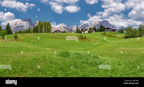 Cortina Dampezzoitaliadolomite Mountain Pomagagnonfield With