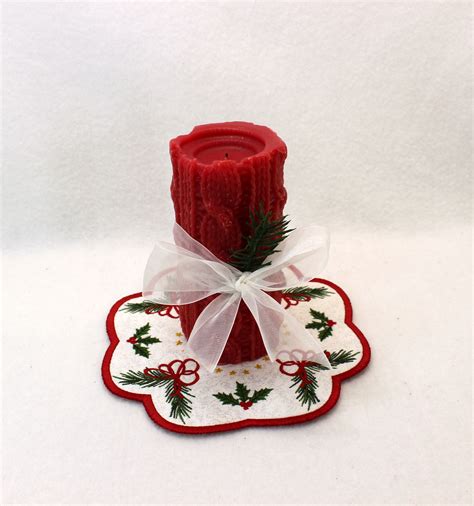 Christmas Candle Mat 7×7 · Omas Place Machine Embroidery Designs