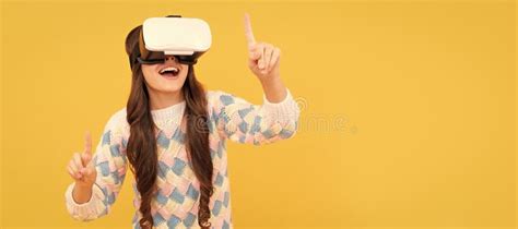 Happy Teen Girl Wear Vr Glasses Using Future Technology For Education