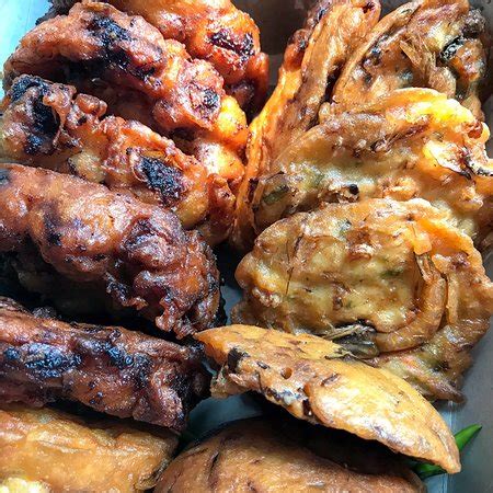 It is popular in indonesia, malaysia, singapore, and brunei. Pisang Goreng Madu Bu Nanik, Jakarta - Restaurant Reviews ...