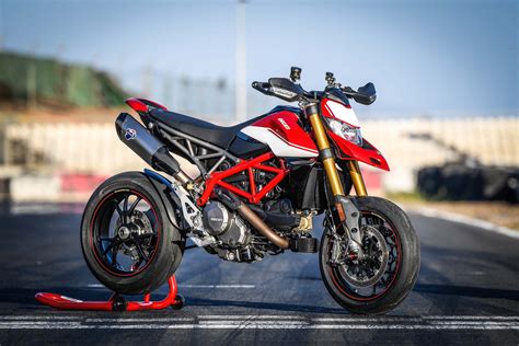 What Its Like To Ride The Ducati Hypermotard 950 A Review Asphalt