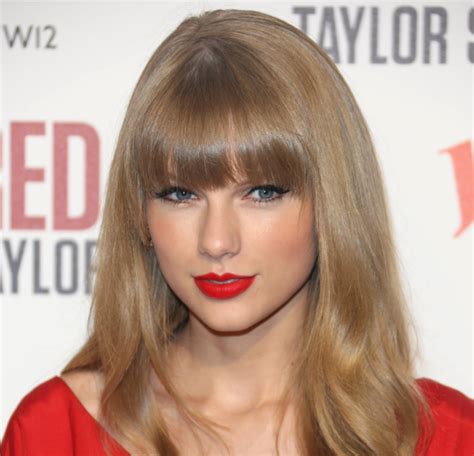 You Wont Believe What This Taylor Swift Portrait Is Made Out Of