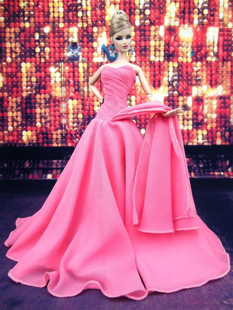 Eaki Oscar Chiffon Silkstone Barbie Fashion Royalty Evening Dress