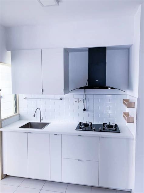 Kabinet dapur terkadang menjadi sorotan dari suatu kitchen set karena bagian ini merupakan bagian yang terpenting dari kitchen set dan kabinet ini merupakan juga salah satu inti dari suatu kitchen set yang anda miliki di rumah. Makeover Sendiri Dapur Sempit 7 Kaki Modal RM 2,746.60 ...
