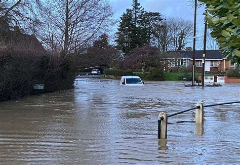 Gunthorpe Residents Are Being Advised By Nottinghamshire Police To Evacuate